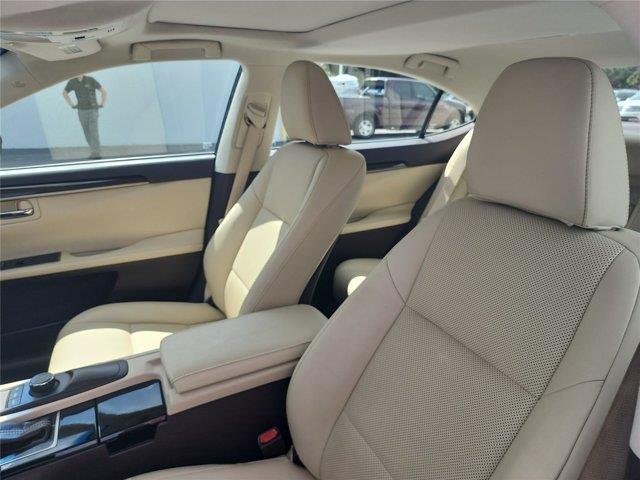 2017 Lexus ES - $24,171
