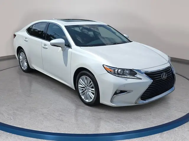 2017 Lexus ES - $12,299