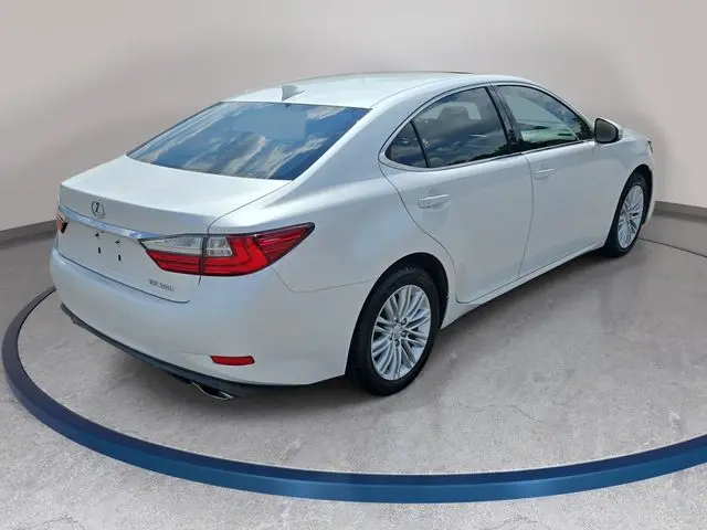 2017 Lexus ES - $12,299