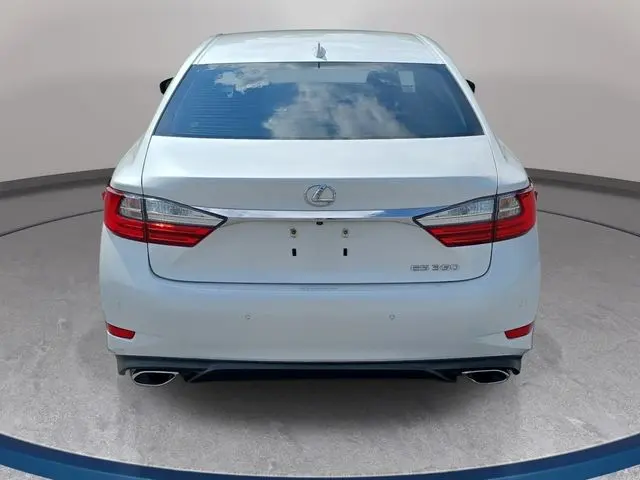 2017 Lexus ES - $12,299