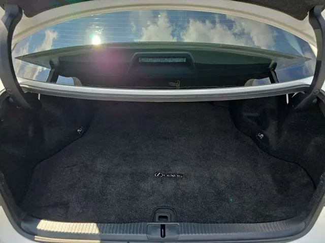 2017 Lexus ES - $12,299