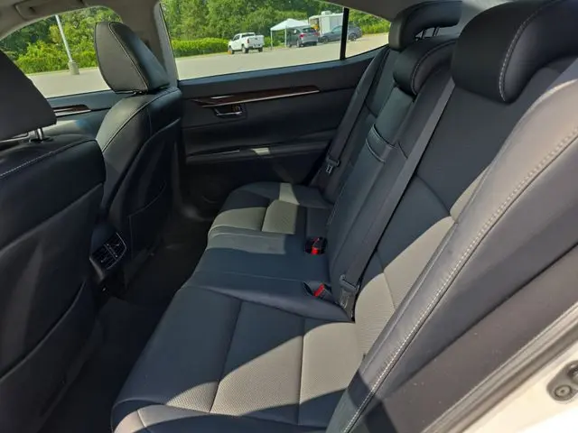 2017 Lexus ES - $12,299