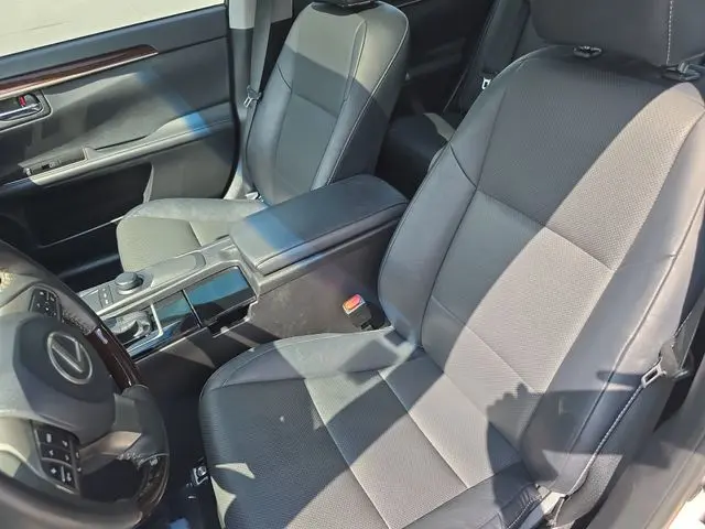 2017 Lexus ES - $12,299