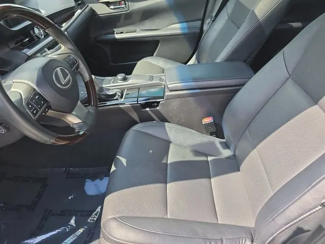2017 Lexus ES - $12,299