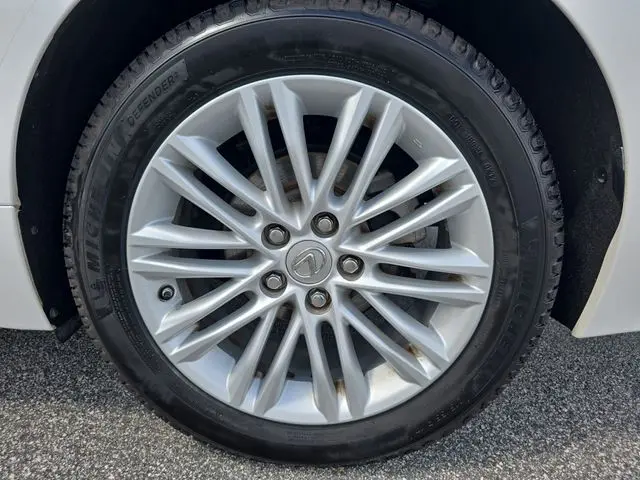 2017 Lexus ES - $12,299