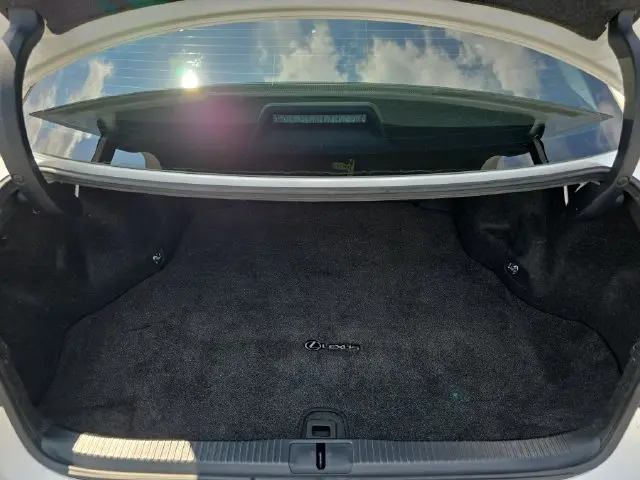 2017 Lexus ES - $11,990