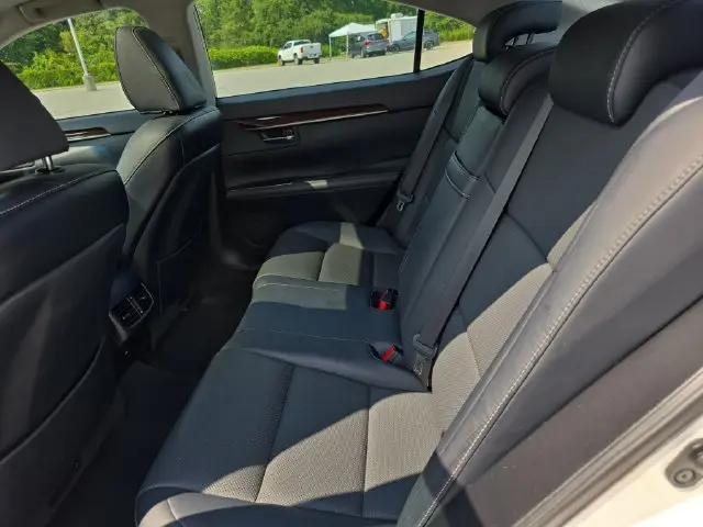 2017 Lexus ES - $11,990
