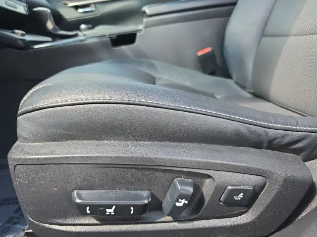 2017 Lexus ES - $11,990