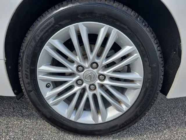 2017 Lexus ES - $11,990
