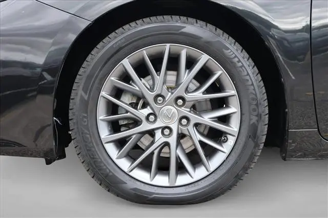 2018 Lexus ES - $22,999