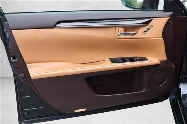 2018 Lexus ES - $22,999