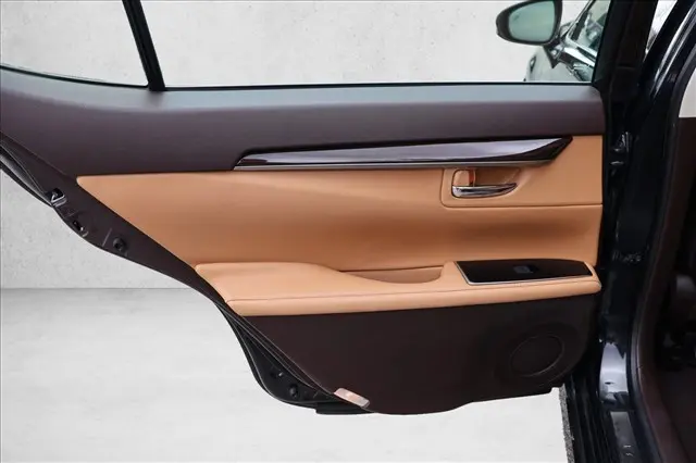 2018 Lexus ES - $22,999