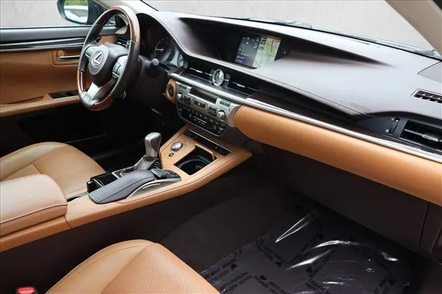 2018 Lexus ES - $22,999
