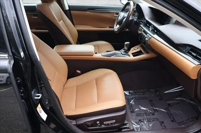 2018 Lexus ES - $22,999
