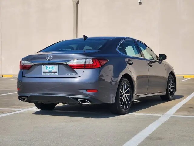 2016 Lexus ES - $19,474