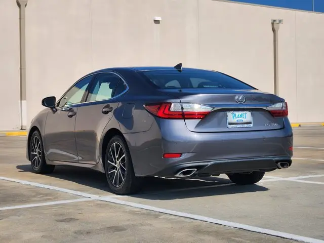 2016 Lexus ES - $19,474