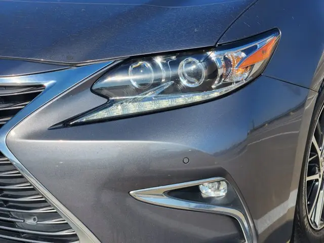 2016 Lexus ES - $19,474