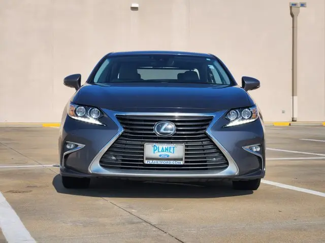 2016 Lexus ES - $19,474