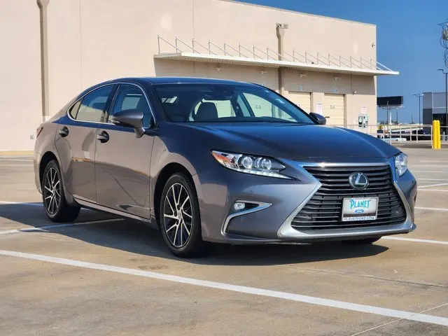 2016 Lexus ES - $19,474