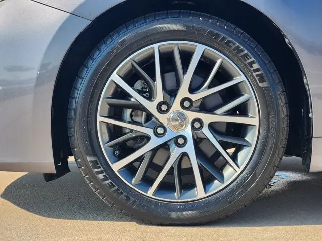 2016 Lexus ES - $19,474