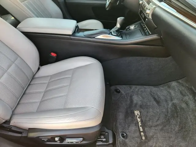 2016 Lexus ES - $19,474