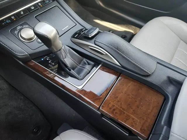 2016 Lexus ES - $19,474