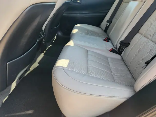 2016 Lexus ES - $19,474
