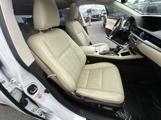 2017 Lexus ES - $24,005