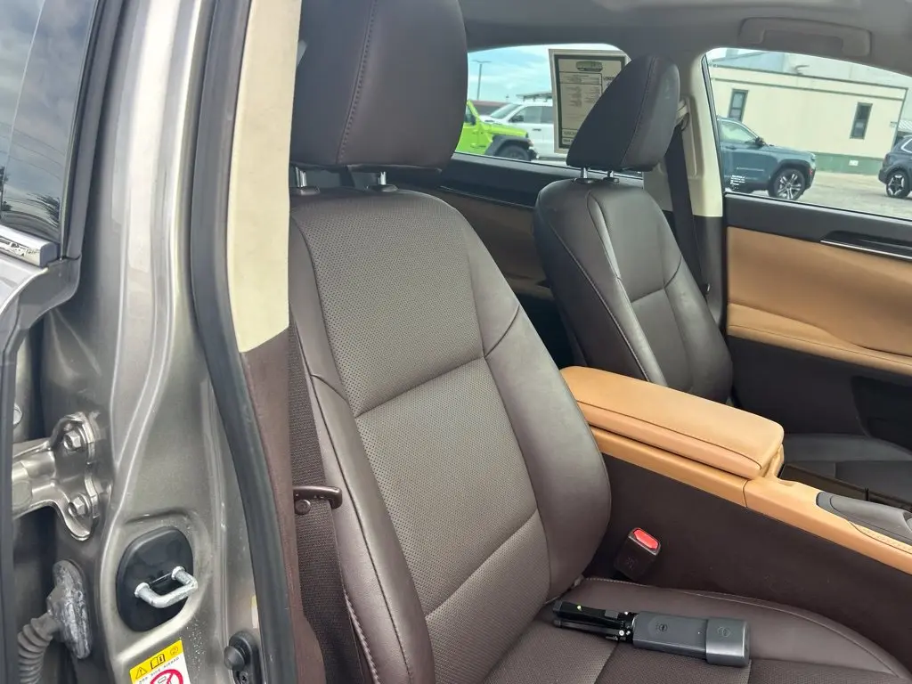 2018 Lexus ES - $24,683