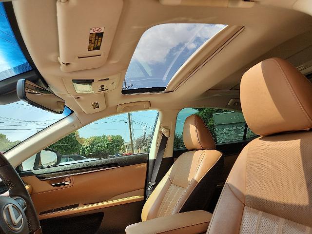 2017 Lexus ES - $24,990