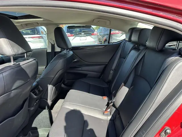 2019 Lexus ES - $24,995