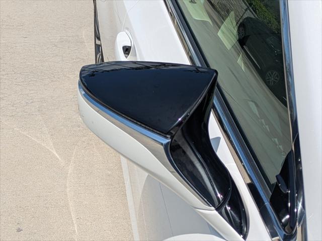2019 Lexus ES - $28,144