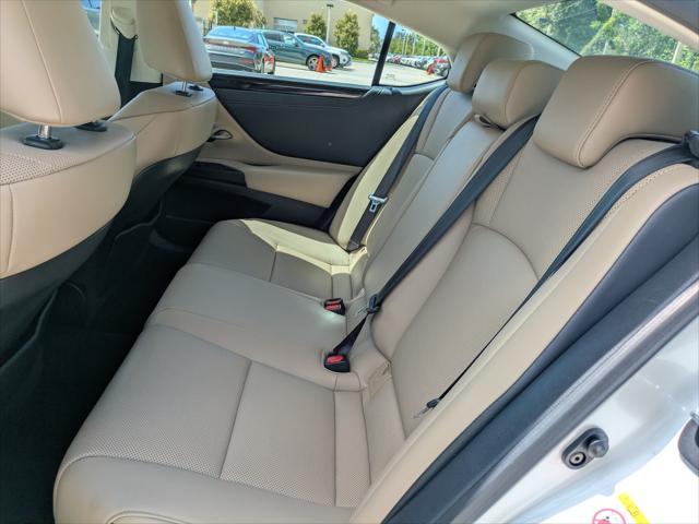 2019 Lexus ES - $28,144