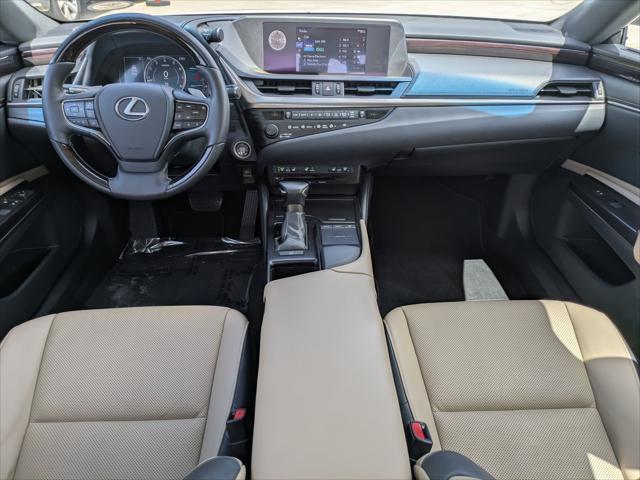 2019 Lexus ES - $28,144