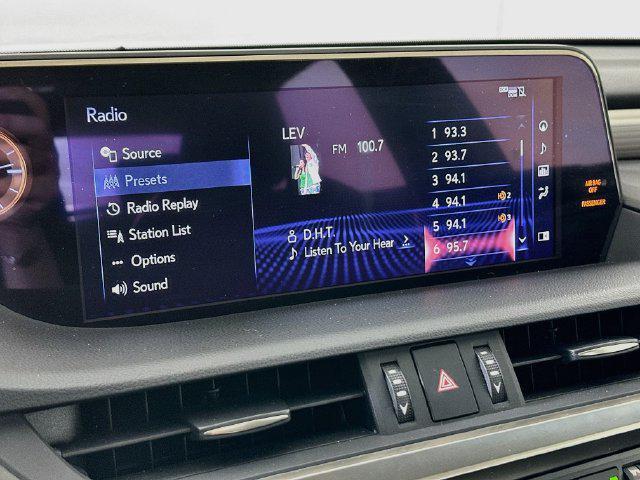 2019 Lexus ES - $26,628