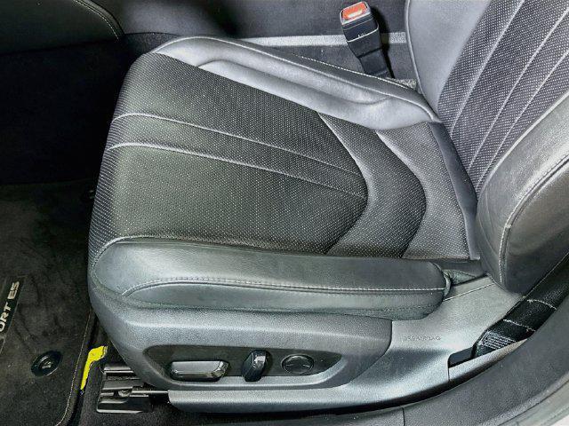 2019 Lexus ES - $26,628