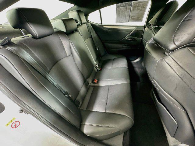 2019 Lexus ES - $26,628