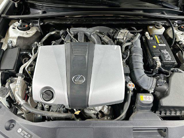 2019 Lexus ES - $26,628