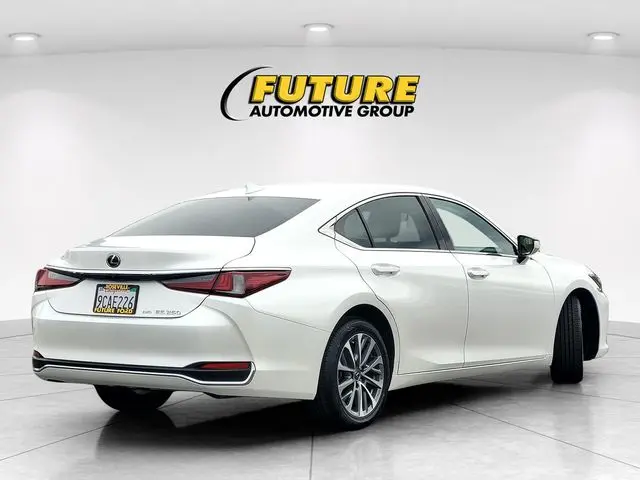2022 Lexus ES - $29,888