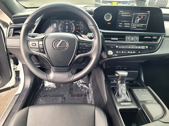 2022 Lexus ES - $29,888