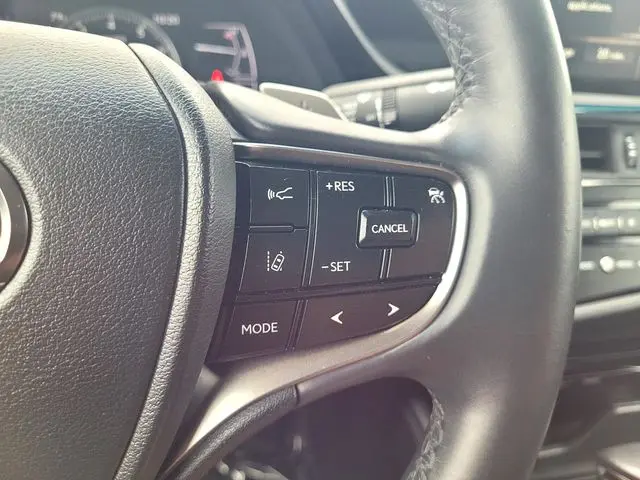 2022 Lexus ES - $29,888