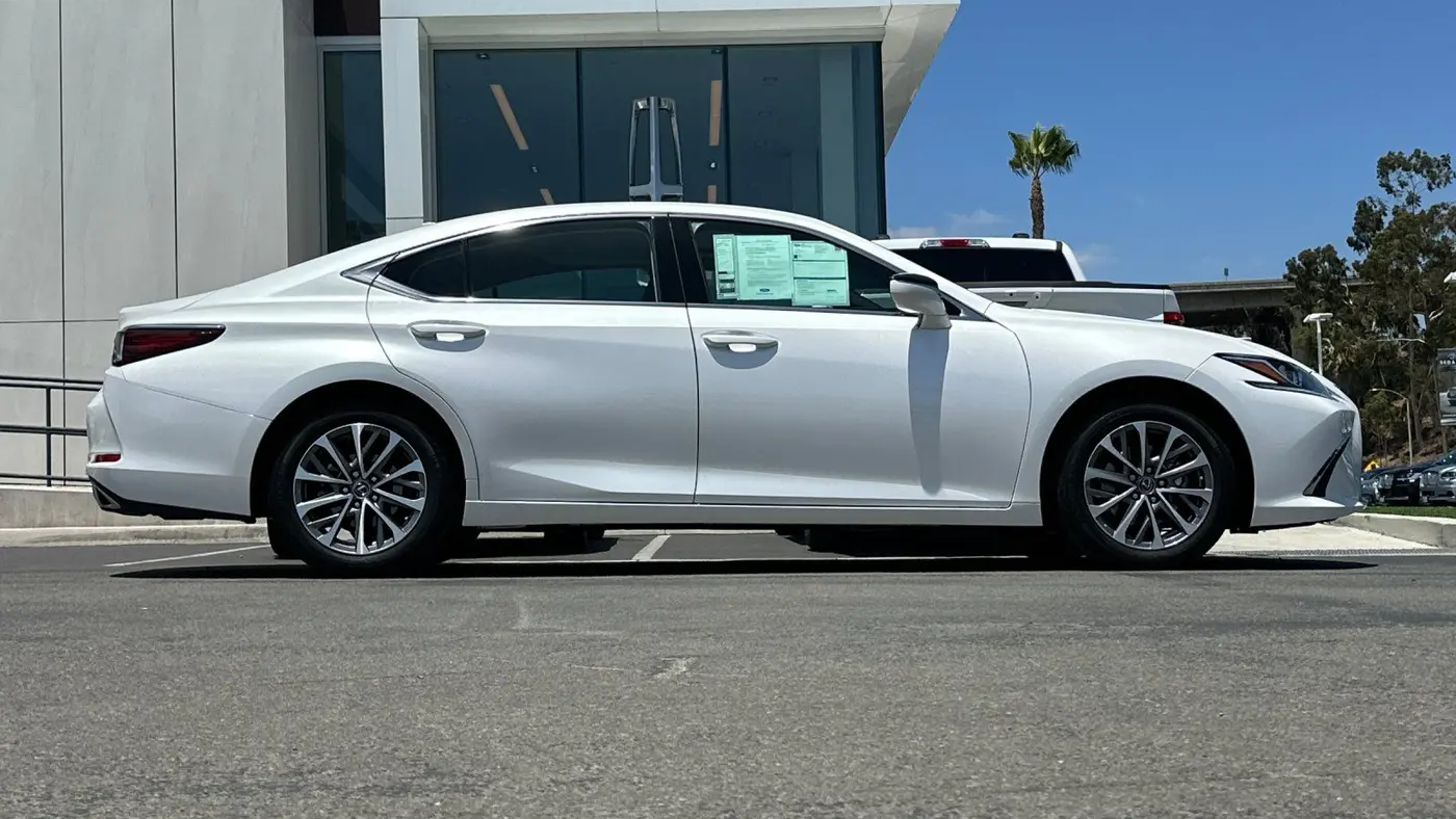 2022 Lexus ES 350 Base