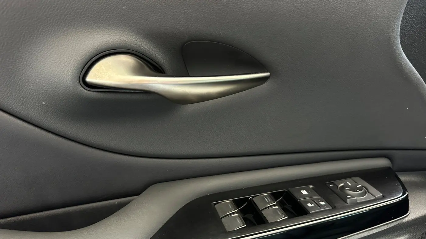 2022 Lexus ES 350 Base