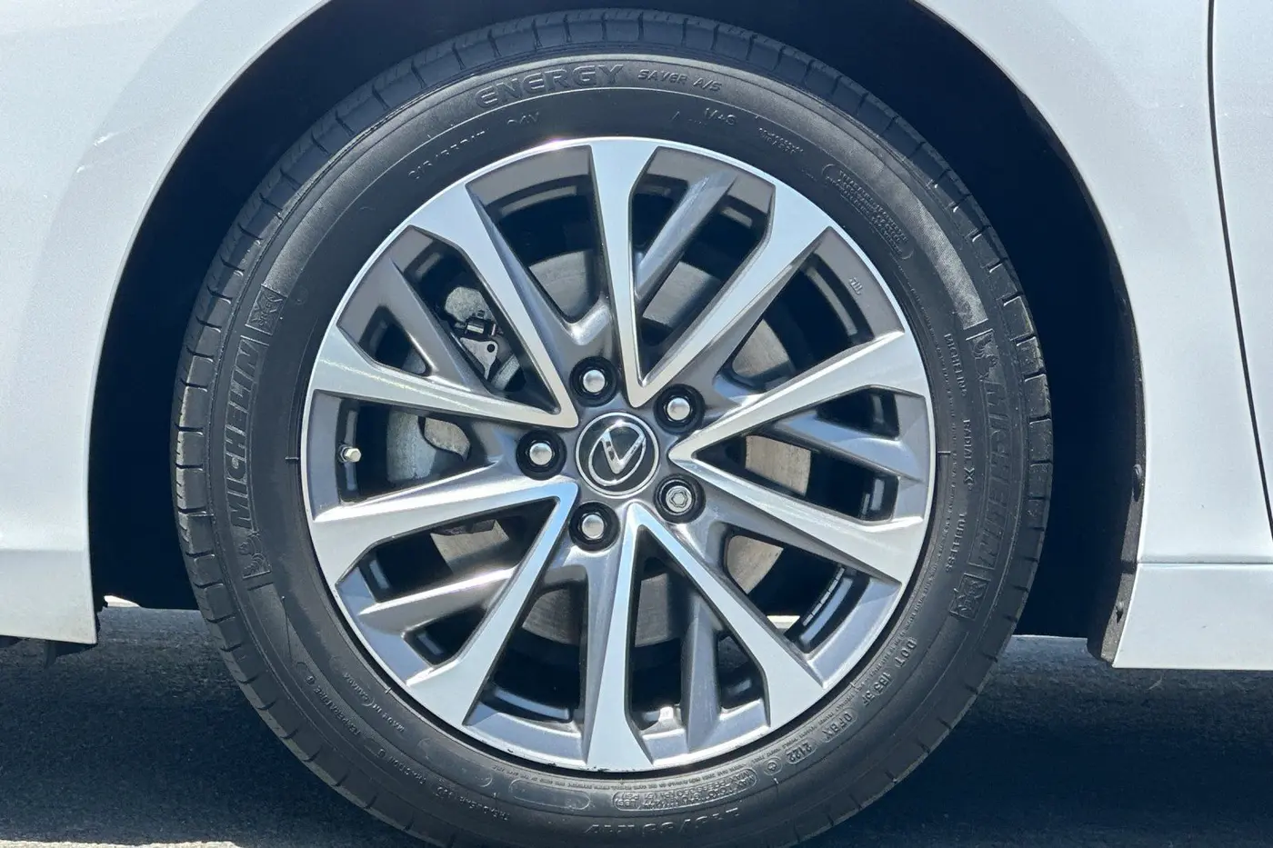 2022 Lexus ES - $36,035