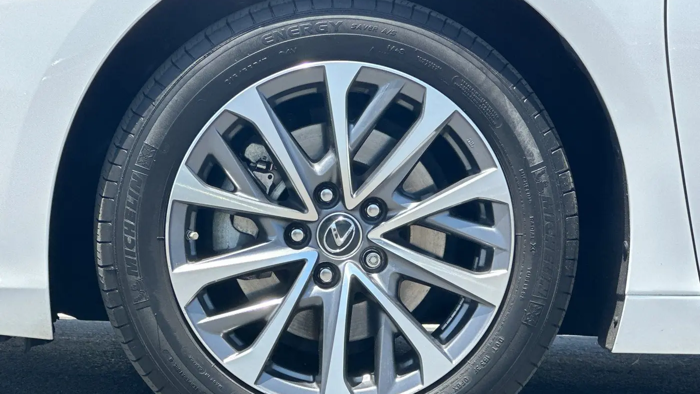 2022 Lexus ES 350 Base