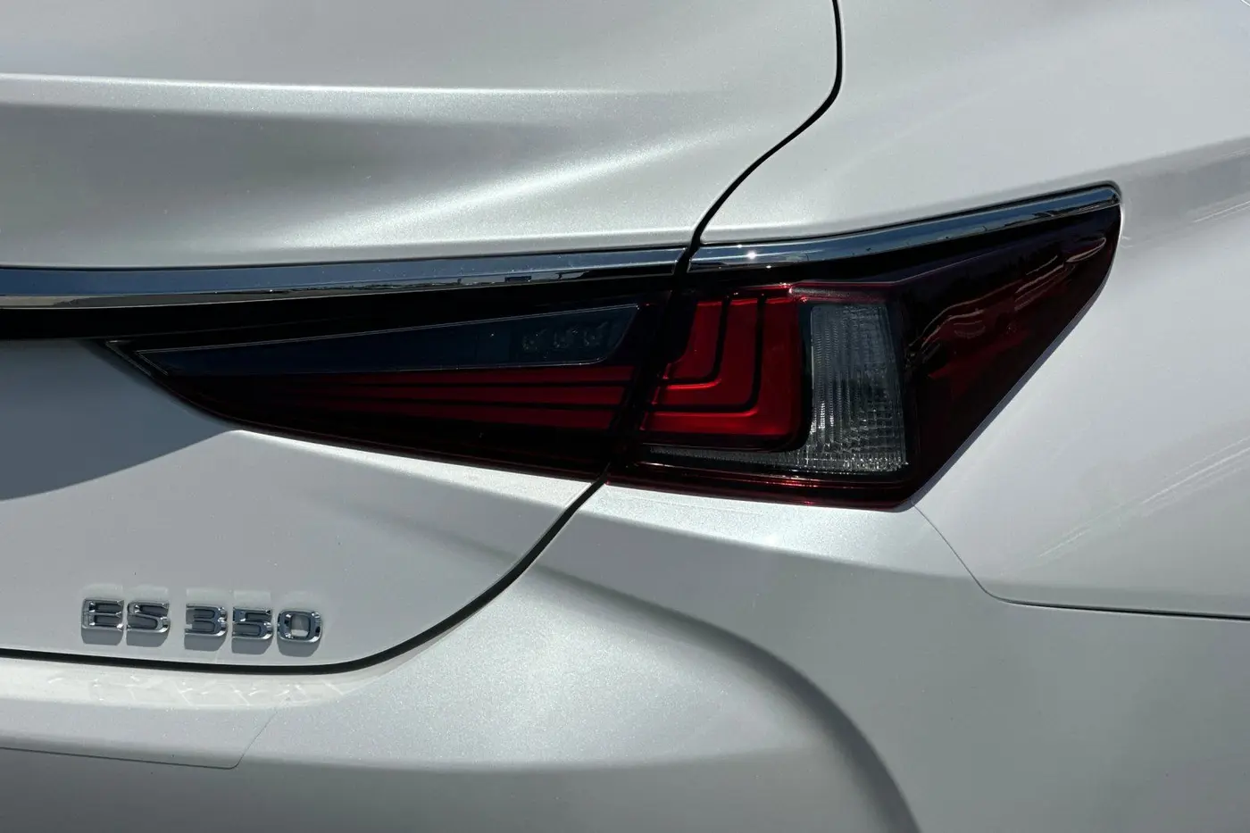 2022 Lexus ES - $36,035