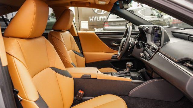 2025 Lexus ES 350 Base