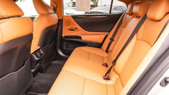 2025 Lexus ES 350 Base