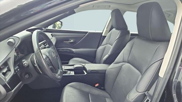 2022 Lexus ES 250 Base