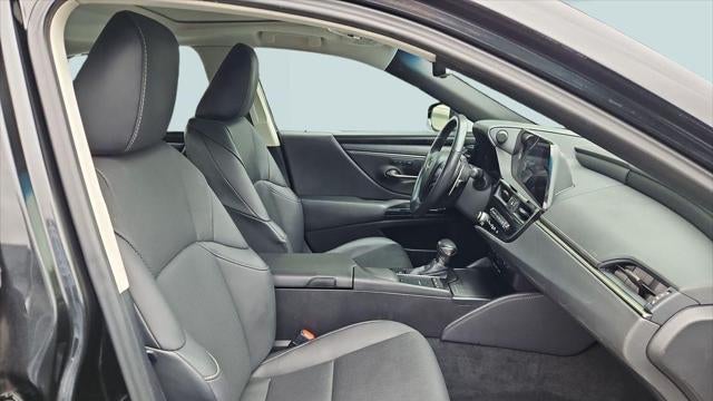 2022 Lexus ES 250 Base